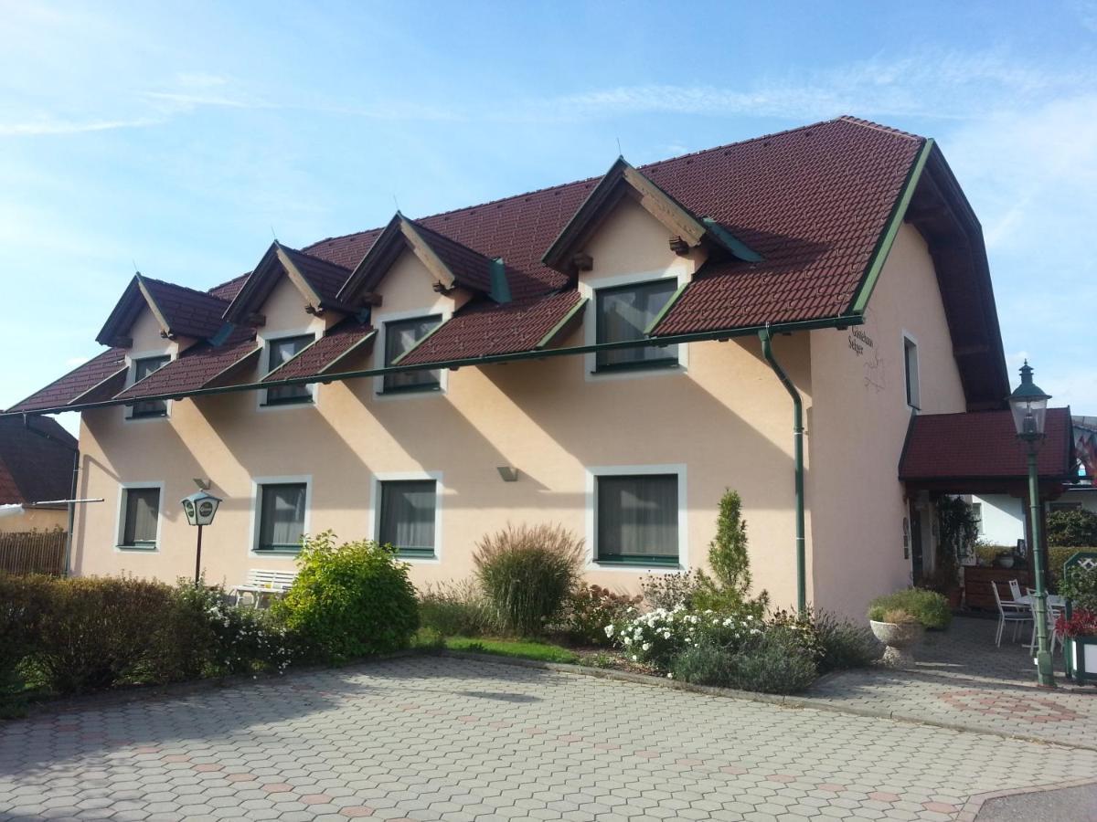 Restaurant Gaestehaus Seiger Sankt Lorenzen bei Knittelfeld Exterior foto